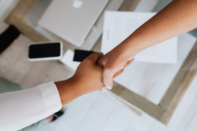 Comment comprendre l&rsquo;équilibre essentiel entre liberté et contraintes en franchise ?