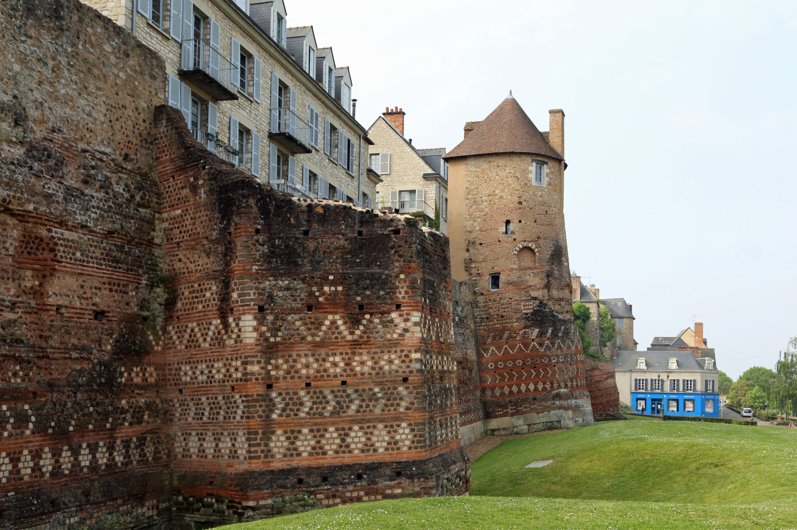 Enceinte romaine du Mans